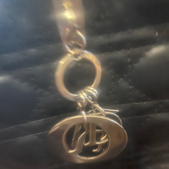 Black Quilted Chain cross Bag - Picture 5 of 5